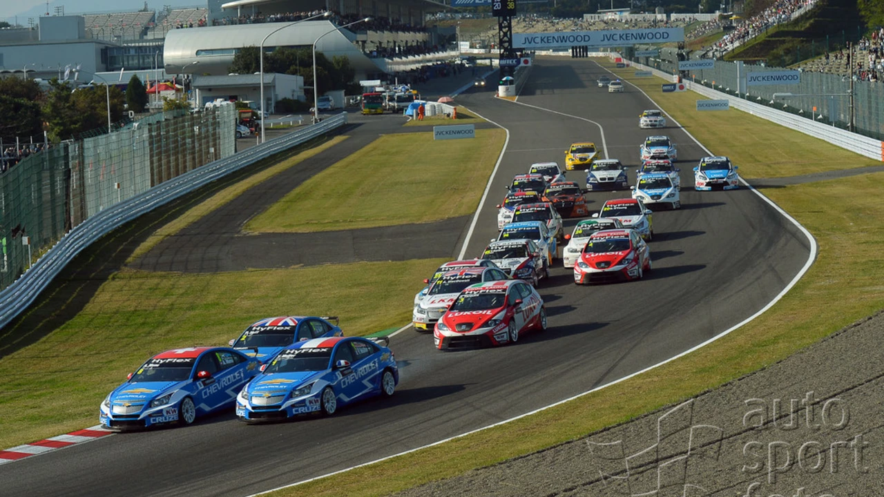 Why are cars put behind one another at the start of a race?